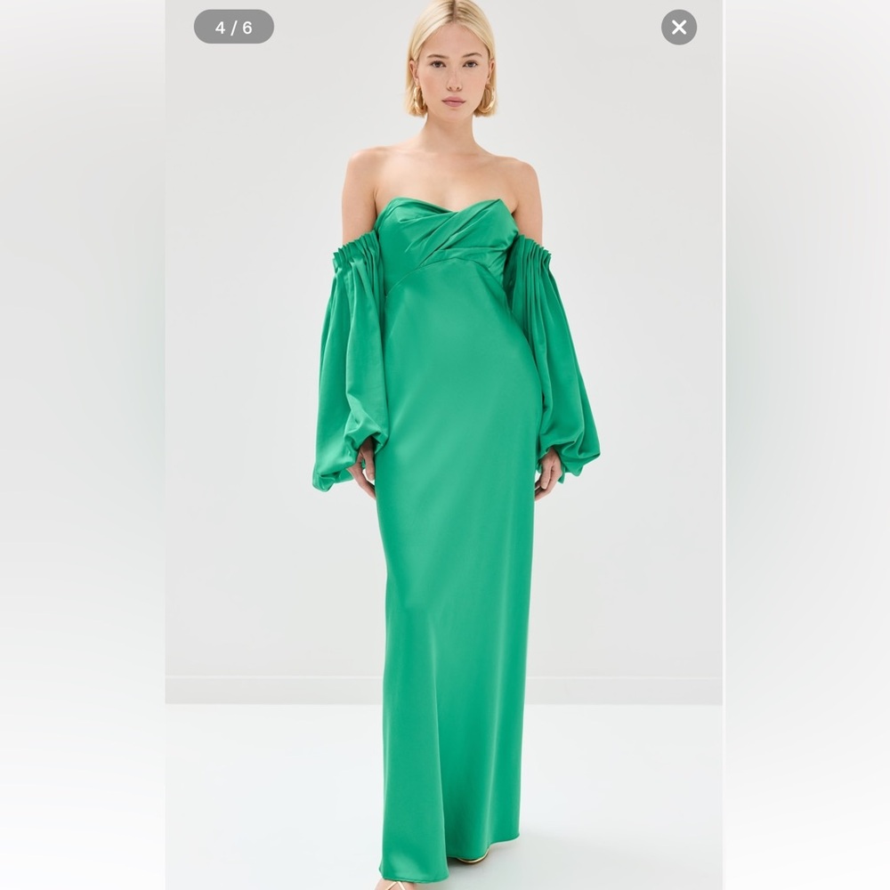 Significant Other Danika Off Shoulder Dress in Emerald. Size 10.
